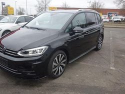 Deep black Gebraucht 2024 VW Touran R-line Van / Kleinbus | 31.900 € (Superpreis)