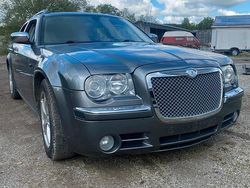 Grau Gebraucht 2006 Chrysler 300 Touring Kombi | 7.300 €