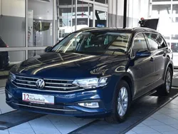 Blau Gebraucht 2021 VW Passat Kombi | 19.380 € (Fairer Preis)