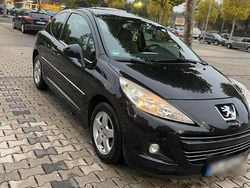 Schwarz Gebraucht 2011 Peugeot 207 Coupé | 3.000 €