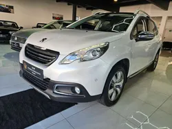 Lack weiss perlglänzend/metall Gebraucht 2016 Peugeot 2008 Allure SUV | 8.999 € (Fairer Preis)