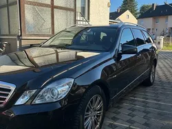 Schwarz Gebraucht 2010 Mercedes E200 Kombi | 9.900 €