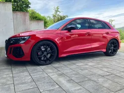 Rot Gebraucht 2023 Audi RS3 Sport Kleinwagen | 59.500 € (Guter Preis)