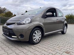 Grau Gebraucht 2012 Toyota Aygo Cool Kleinwagen | 4.999 € (Fairer Preis)