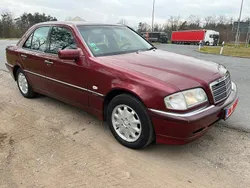 Rot Gebraucht 2000 Mercedes C180 Elegance Limousine | 3.990 € (Teuer)