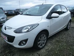 Weiß Gebraucht 2011 Mazda 2 Active Limousine | 3.390 € (Fairer Preis)