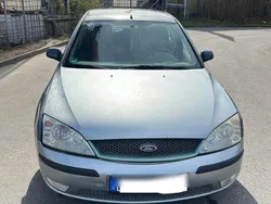 Blau Gebraucht 2001 Ford Mondeo Limousine | 2.000 € (Fairer Preis)