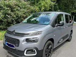Grau Gebraucht 2022 Citroën Berlingo Shine Van / Kleinbus | 21.900 € (Fairer Preis)