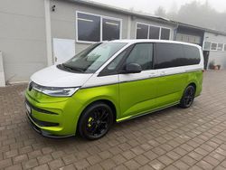 Grün Gebraucht 2025 VW Multivan Style Van | 75.000 €