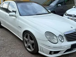 Weiß Gebraucht 2007 Mercedes E63 AMG AMG Limousine | 25.000 € (Superpreis)