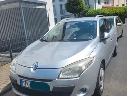 Silber Gebraucht 2010 Renault Mégane III Limousine | 3.999 € (Fairer Preis)