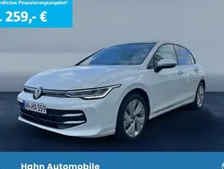 Weiß Gebraucht 2024 VW Golf VIII Life Limousine | 25.990 € (Fairer Preis)