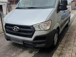 Silber Gebraucht 2017 Hyundai H 350 Van | 7.999 €