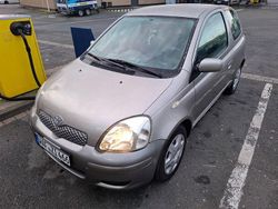 Grau Gebraucht 2004 Toyota Yaris Kleinwagen | 1.399 € (Superpreis)