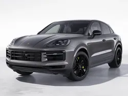Quarzitgraumetallic Gebraucht 2024 Porsche Cayenne SUV | 116.990 € (Guter Preis)