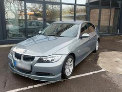 Blau Gebraucht 2005 BMW 325 Limousine | 4.490 €