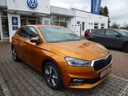 Orange Gebraucht 2021 Skoda Fabia Limousine | 24.890 €