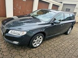 Grau Gebraucht 2016 Volvo V70 Kombi | 15.990 € (Teuer)