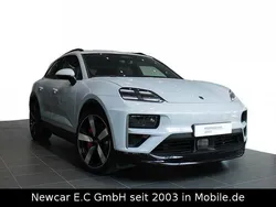 Grau Gebraucht 2025 Porsche Macan 4 Electric SUV | 113.390 €