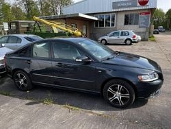 Grau Gebraucht 2009 Volvo S40 Limousine | 3.000 €