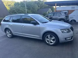 Grau Gebraucht 2017 Skoda Octavia Kombi | 11.100 € (Superpreis)