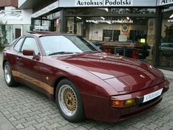 Rot Gebraucht 1984 Porsche 944 Coupé | 24.944 €