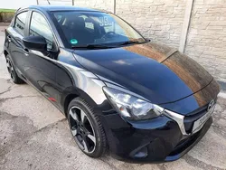Schwarz Gebraucht 2015 Mazda 2 Limousine | 8.500 € (Fairer Preis)