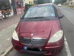 Rot Gebraucht 2005 Mercedes A150 Limousine | 999 €