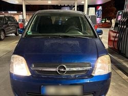 Blau Gebraucht 2005 Opel Meriva Van / Kleinbus | 550 € (Guter Preis)
