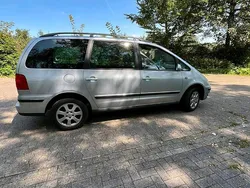 Silber Gebraucht 2005 VW Sharan Van / Kleinbus | 3.350 € (Teuer)