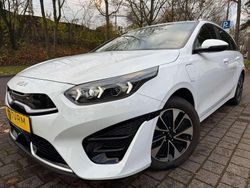Casa white Gebraucht 2022 Kia Ceed Sportswagon Vision Kombi | 19.790 € (Guter Preis)