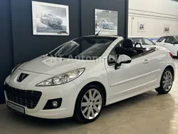 Weiß Gebraucht 2013 Peugeot 207 CC Platinum Cabrio | 7.499 € (Etwas zu teuer)