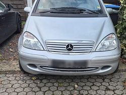 Silber Gebraucht 2001 Mercedes A140 Kleinwagen | 900 €