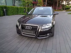 Grau Gebraucht 2011 Audi A3 Sportback Attraction Limousine | 3.990 € (Guter Preis)