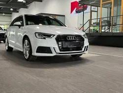 Weiß Gebraucht 2020 Audi A3 Sportback S-Line Limousine | 18.990 € (Superpreis)