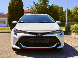 Weiß Gebraucht 2019 Toyota Corolla Hybrid Business Edition Kombi | 20.799 € (Etwas zu teuer)
