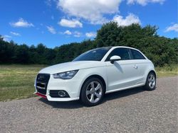 Weiß Gebraucht 2011 Audi A1 Attraction Kleinwagen | 6.400 € (Etwas zu teuer)
