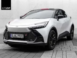 Weiß (platinumweiß perleffekt) Gebraucht 2024 Toyota C-HR Sport SUV | 40.000 €