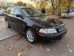 Schwarz Gebraucht 2003 Volvo V40 Standard Kombi | 2.800 € (Teuer)