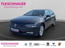 Grau Gebraucht 2023 VW Passat Business Kombi | 20.980 € (Guter Preis)