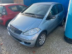 Grün Gebraucht 2007 Mercedes A150 Kleinwagen | 500 €