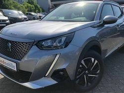 Grau Gebraucht 2021 Peugeot e-2008 Allure+ SUV | 19.949 € (Etwas zu teuer)