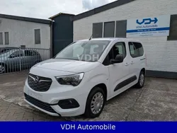 Weiß Gebraucht 2022 Opel Combo Life Edition Van / Kleinbus | 14.990 € (Fairer Preis)