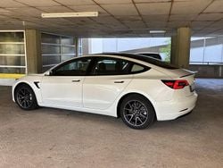 Weiß Gebraucht 2021 Tesla Model 3 Standard Range Plus Limousine | 22.999 € (Guter Preis)