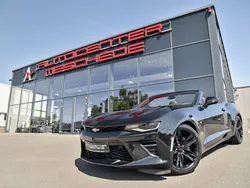 Onyx schwarz metallic Gebraucht 2018 Chevrolet Camaro Cabrio | 52.790 €