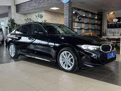 Schwarz Gebraucht 2022 BMW 320e Shadowline Limousine | 29.840 € (Fairer Preis)