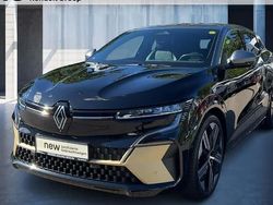 Black pearlschwarz, dach in d Gebraucht 2022 Renault Mégane Iconic Limousine | 26.890 € (Guter Preis)