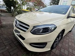 Beige Gebraucht 2017 Mercedes B200 Van / Kleinbus | 7.800 € (Etwas zu teuer)