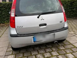 Grau Gebraucht 2005 Mitsubishi Colt Kombi | 2.000 €