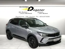 Kontrast grau/quarz silber Gebraucht 2022 Opel Grandland X SUV | 23.781 € (Fairer Preis)
